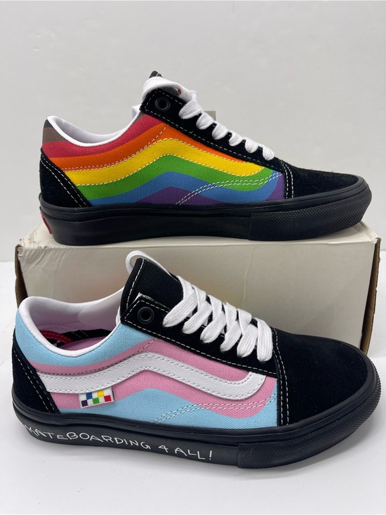 Vans Shoes - Vans WMNS Skate Old Skool Pride Multi
VN0A5FCBBMB Sneakers